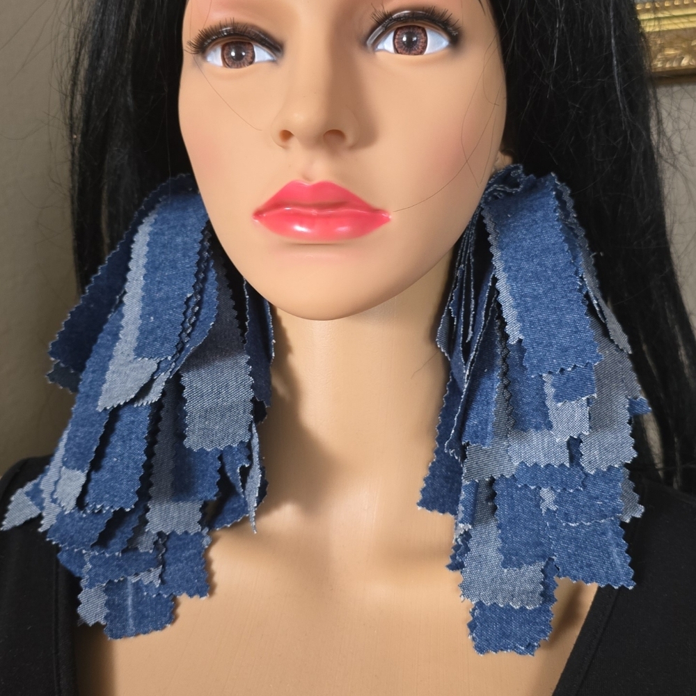 Handcrafted denim tassel earrings - Picture 4 of 4